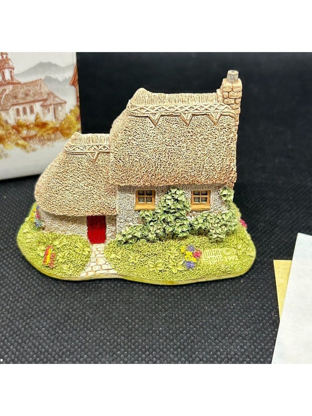 Lilliput Lane “PussyWillow” collectible cottage